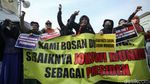 GNPR Salat Gaib dan Menyerukan Tritura di Patung Kuda