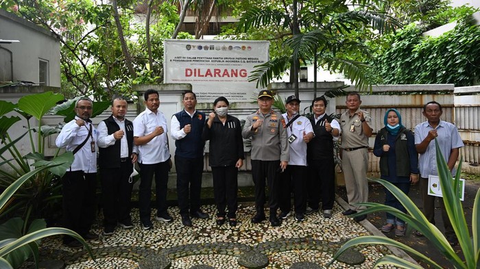 Satgas BLBI melalui PUPN Cabang DKI Jakarta telah menyita dua aset dari Trijono Gondokusumo yang merupakan Obligor PT Bank Putra Surya Perkasa (BPSP).