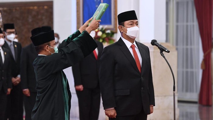 Jokowi lantik Hendrar Prihadi jadi Kepala LKPP. (Lukas/Biro Pers Sekretariat Presiden)