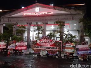 Hendi Jadi Kepala LKPP, Karangan Bunga Terus Berdatangan hingga Malam Ini