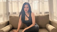 Julukan Hot mama nampaknya pantas disematkan ke Kartika Berlilana. (dok Instagram)