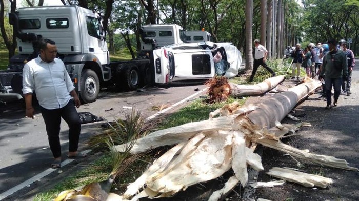 kecelakaan mini cooper di citraland