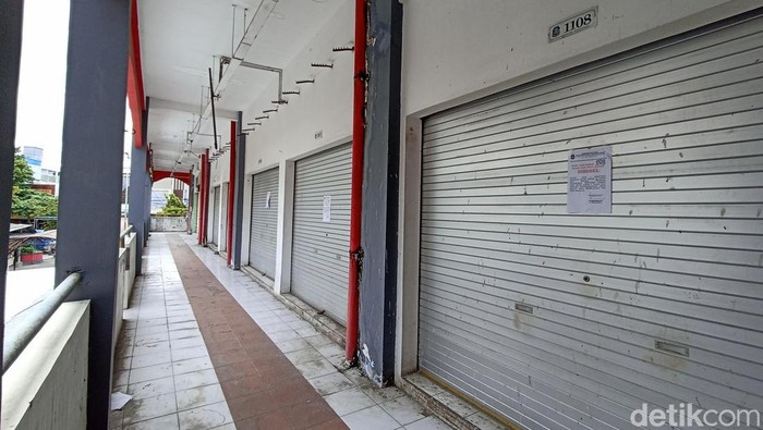 Kios Pasar Legi Kota Blitar yang disegel