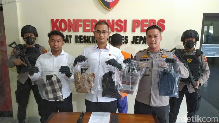 Konferensi pers di Mapolres Jepara, Senin (10/10/2022).