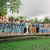 Kompetisi Sportswear pertama kali diadakan dalam penyelenggaraan Miss Grand International.  Ivan Gunawan selaku National Director Miss Grand Indonesia mengungkapkan bahwa pengantian Swimsuit Competition menjadi Sportwear Competition telah disetujui oleh Miss Grand International Organization sejak awal terpilihnya Indonesia sebagai penyelenggara Miss Grand International 2022 pada Desember 2021. Foto: Dok. Yayasan Dunia Mega Bintang, Facebook Miss Grand International