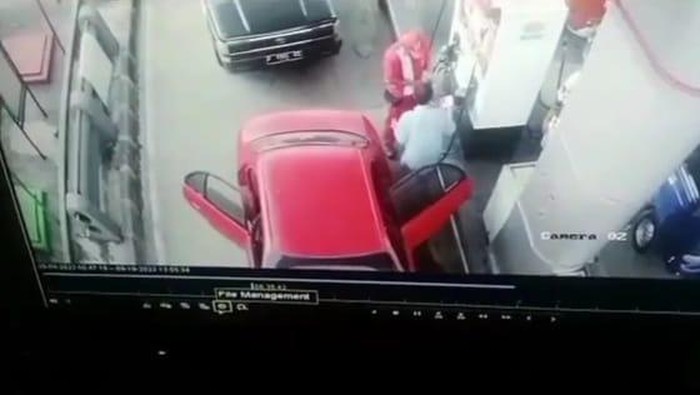 Momen pelaku kabur usai isi bensin di SPBU Batutulis, Bogor, terekam CCTV