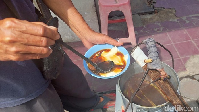 Penjual kembang tahu di Sumedang