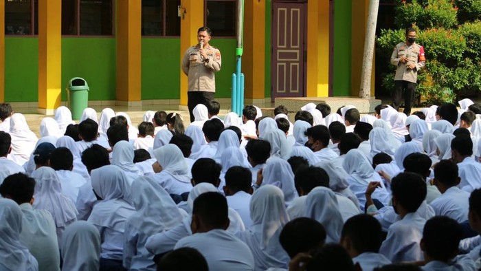 Polsek Setiabudi berikan penyuluhan ke sekolah-sekolah cegah tawuran