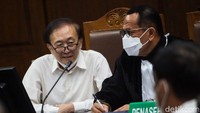 Surya Darmadi menjalani sidang kasus korupsi di Pengadilan Tipikor, Jakarta Pusat, Senin (10/10/2022).