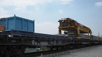 Selain struktur bangunan yang tahan gempa, sarana kereta api cepat dalam hal ini kereta api cepat penumpang (EMU) dan kereta api cepat inspeksi (CIT) juga sudah dilengkapi fitur disaster monitoring atau pendeteksian bencana. Foto: Dok. KCIC