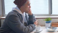 Tak bisa dipungkiri popularitas dan kehidupannya berubah drastis saat menikah dengan Lesti. Rizky seringkali ngopi hingga kulineran di luar negeri. Foto: Instagram @rikzybillar