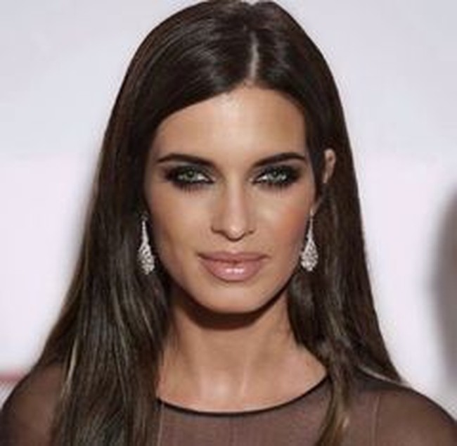 Sara Carbonero dan Iker Casillas menikah pada 2016 setelah enam tahun berpacaran. Pernikahan mereka diadakan secara sangat intim di Boadilla del Monte di Madrid. Akadnya hanya dihadiri dua saksi dan putra mereka yang  ketika itu berusia 2 tahun. Tapi keduanya turut mengundang sejumlah teman dan keluarga terdekat dalam pesta perayaannya.Foto: Instagram @saracarbonero