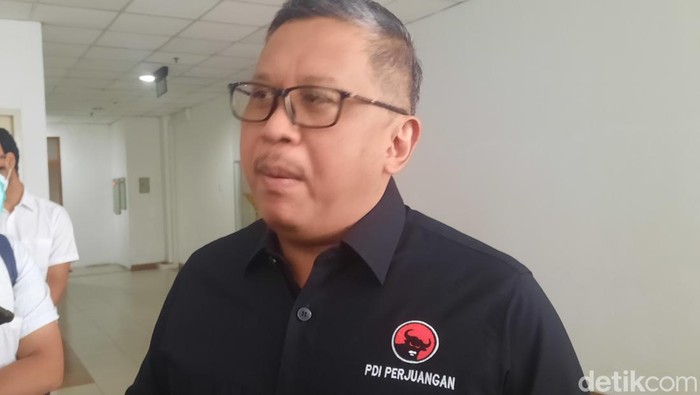 Sekjen PDIP Hasto Kristiyanto di UGM, Senin (10/10/2022).
