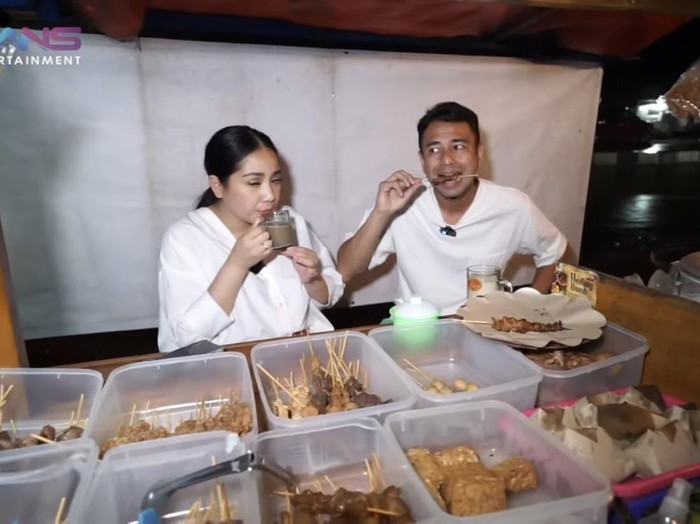 Seleb jajan di angkringan hingga pasar