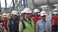 Pada kunjungannya Anies Baswedan meninjau sarana pendukung di tempat pengolahan sampah tersebut.  
