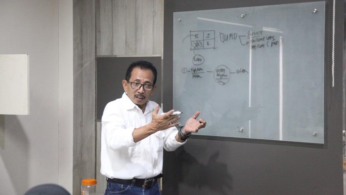 Wakil Ketua DPRD Kota Surabaya AH Thony.