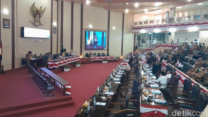 Wali Kota Medan Bobby Nasution pada rapat paripurna DPRD Medan.