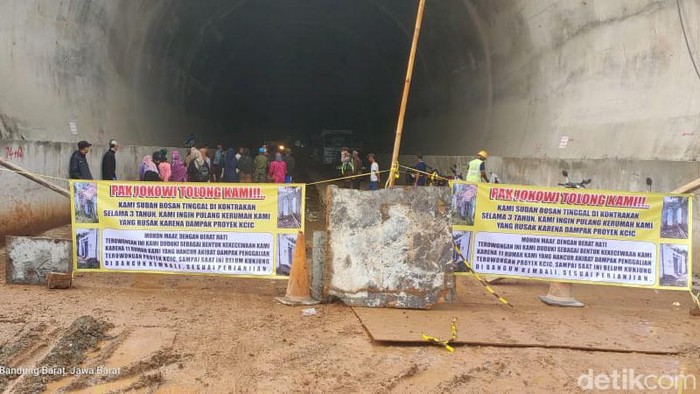 Warga terdampak KCIC tuntut kejelasan ganti rugi.