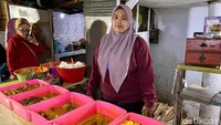 Usaha kuliner keluarga ini sekarang dirintis generasi kedua. Pengelolanya saat ini adalah anak sang pemilik, ibu Ana.