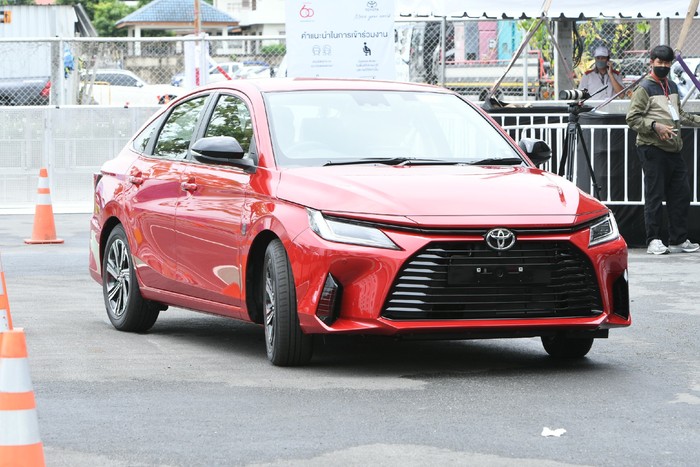 Yaris Ativ atau Vios