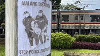 Tragedi yang memakan ratusan jiwa suporter Aremania hingga kini masih menjadi perhatian publik. Tim Gabungan Independen Pencari Fakta (TGIPF) yang dikomandoi oleh Mahfud MD terus bekerja, terbaru hari ini tim meminta keterangan dari Ketua Umum PSSI di Kantor Kemenko Polhukam.