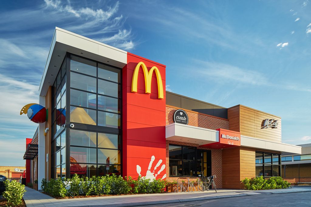Restoran cepat saji biasanya menjadi pilihan pertama saat perut keroncongan. Ini dia deretan 5 restoran McD terbesar yang pernah ada dari jumlah kursi.