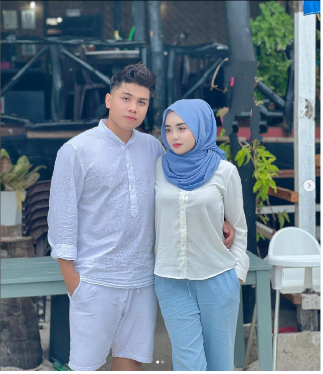 Sosok Anes Ayuni Osman sebelumnya juga pernah viral karena menikah di usia muda. Wanita berusia 19 tahun itu sudah memiliki seorang suami dan anak. Foto: Dok. Instagram ayunieso_