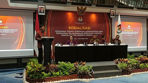 Anggota KPU RI Idham Kholik dalam acara sosialisasi KPU di Kuta, Badung, Bali Selasa (11/10/2022)