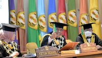Atalia mempertahankan disertasinya berjudul Pengaruh Pengembangan Program Komunikasi Instruksional Sekolah Nonformal Sekoper Cinta Terhadap Perilaku Peserta Didik di Provinsi Jawa Barat. Foto: instagram @ataliapr