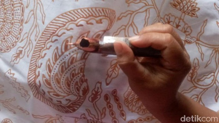 Batik Salem asal Kabupaten Brebes, Jawa Tengah, ditetapkan sebagai Warisan Budaya Tak Benda (WBTB). Batik Salem ditetapkan sebagai WBTB dalam domain Kemahiran kerajinan tradisional.