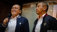 Saat memberikan keterangan pers, Hadian didampingi Direktur Operasional Kompetisi PT LIB, Sudjarno.