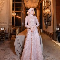 Pesta ulang tahun Erin tahun ini digelar di sebuah restoran mewah dan dihadiri oleh para rekan artis, salah satunya Ussy Sulistiawaty. Melalui video unggahan Erin di Instagram, pesta ulang tahunnya itu tampak berlangsung dengan meriah. Foto: Instagram/@erintaulany