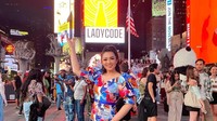 Kesibukannya sebagai penyanyi dangdut yang belakangan ini sedang mempromosikan lagu Indonesia di Amerika Serikat, membuatnya harus menjaga kesehatan tubuh dan metabolismenya. (Foto: Instagram @fitricarlina)