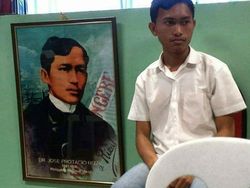 Pas Banget, Foto Orang dan Binatang Mirip Lukisan Atau Gambar