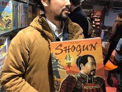 Pas Banget, Foto Orang dan Binatang Mirip Lukisan Atau Gambar