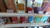 Nama coklat coklatnya juga unik dan menarik lho