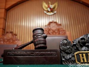 Pria Paruh Baya Dituntut 10 Tahun Penjara Akibat Jadi Kurir Sabu