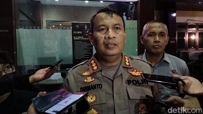 Kabid Humas Polda Jatim Kombes Dirmanto di Polda Jatim