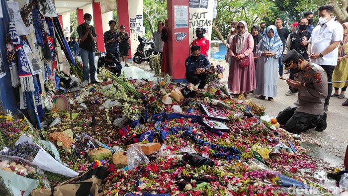 kapolres malang akbp Putu Kholis Aryana