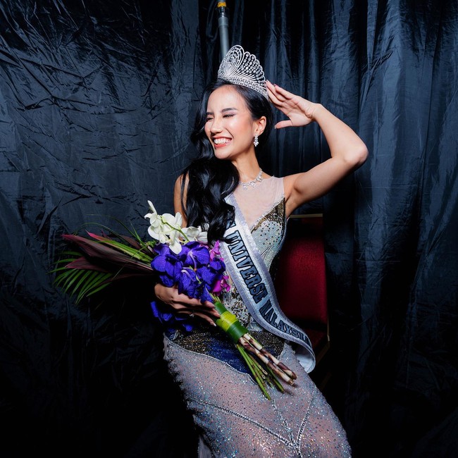 Lesley Cheam Wei Yeng minggu lalu dinobatkan sebagai Miss Universe Malaysia 2022. Sayangnya baru beberapa hari setelah dimahkotai, kemenangannya menjadi kontroversi setelah kedapatan pernah mengunggah video yang dianggap tidak senonoh.Foto: Instagram