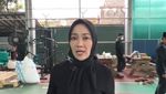 Keseruan Atalia Praratya Bu Cinta Saat Jajan Batagor dan Cicip Ulat Sagu