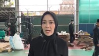 Dalam rangkaian #jejakeril, Atalia membagikan ribuan paket sembako. Ia begitu bersemangat saat melakukan kegiatan positif ini sambil didampingi rekan-rekannya.
