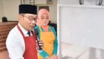 Keseruan Atalia Praratya Bu Cinta Saat Jajan Batagor dan Cicip Ulat Sagu