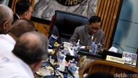 Pertemuan ini merupakan tindak lanjut TGIPF pimpinan Mahfud Md untuk mengusut tragedi usai derby Arema FC vs Persebaya Surabaya di Stadion Kanjuruhan, Malang, Jawa Timur.