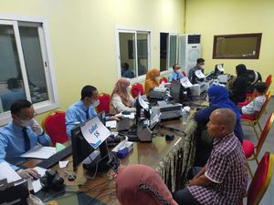 Ribuan WNI Overstayer Daftar Bikin Paspor ke Imigrasi di KJRI Jeddah