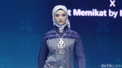 8 Koleksi Itang Yunasz di IN2MOTIONFEST 2022 Bertema Ikat Memikat