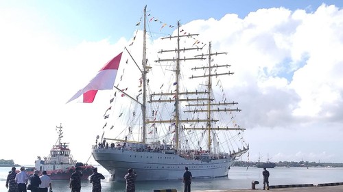 KRI Bima Suci-945 merapat dan bersandar di Pelabuhan Benoa, Bali, Selasa (11/10/2022).
