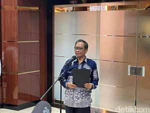 Saling Lempar Tanggung Jawab Tragedi Kanjuruhan, Mahfud: Bukti Liga Agak Kacau
