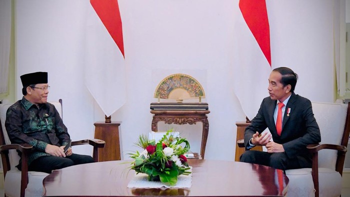 Mardiono bertemu Presiden Joko Widodo Mardiono bertemu Presiden Joko Widodo