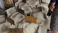 Pertama, harga pupuk sedang mengalami kenaikan. Kedua, ada pembatasan ke petani menggunakan pupuk subsidi. Ketiga, ada pelaku usaha yang mendorong harga supaya naik.